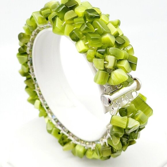 Artisan Olive Green Cat s Eye Chip Bracelet Glass Beads Handmade Boho Army Green - Picture 4 of 10